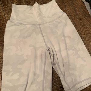 Ptula grey camo shorts